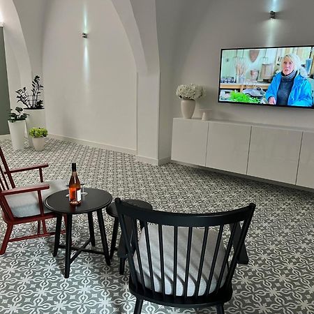 Palac Daun - Studio Apartments Znojmo Extérieur photo