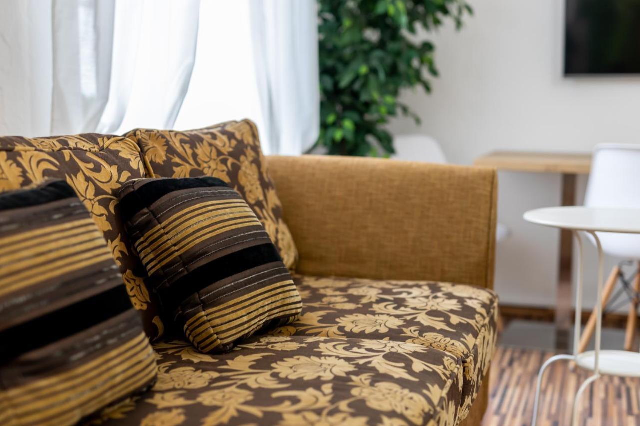 Palac Daun - Studio Apartments Znojmo Extérieur photo