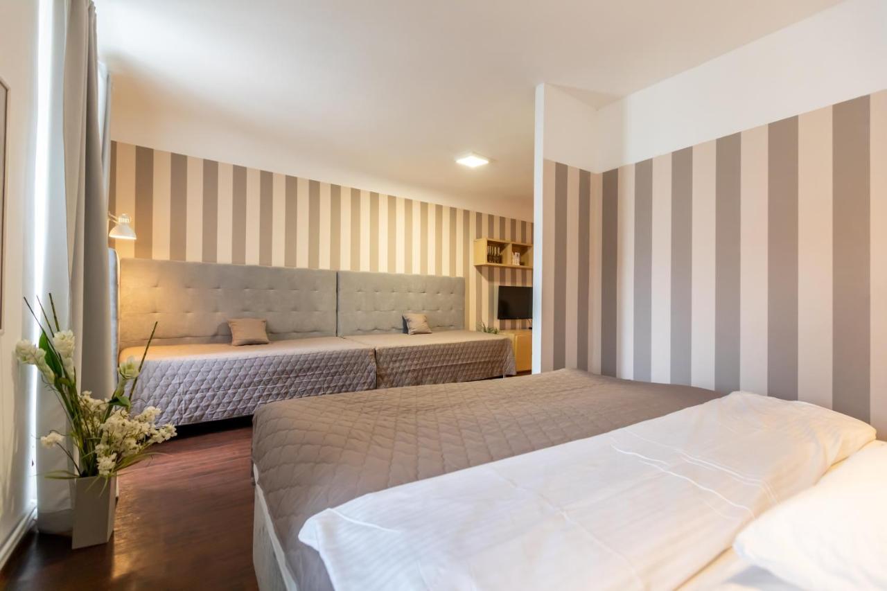Palac Daun - Studio Apartments Znojmo Extérieur photo