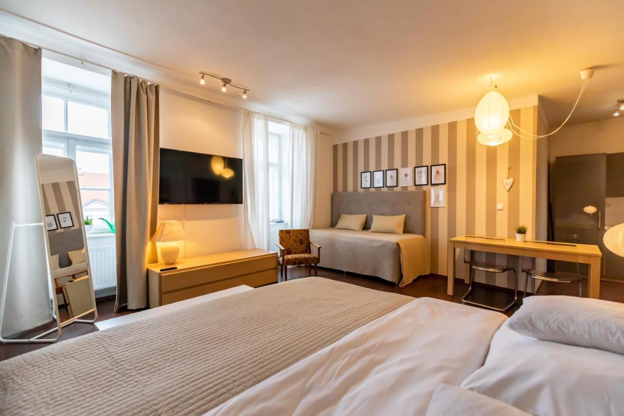 Palac Daun - Studio Apartments Znojmo Extérieur photo