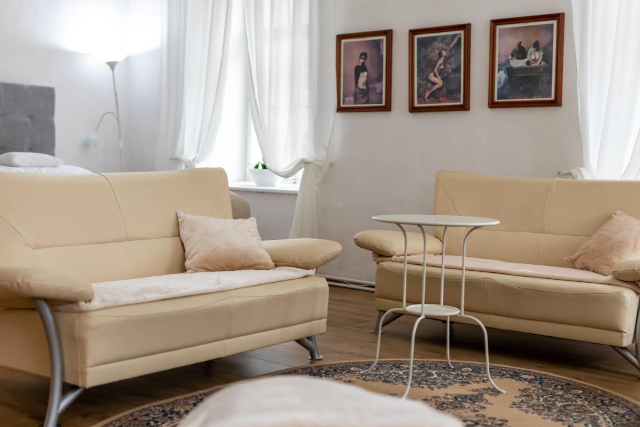 Palac Daun - Studio Apartments Znojmo Extérieur photo