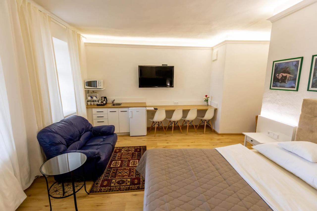 Palac Daun - Studio Apartments Znojmo Extérieur photo