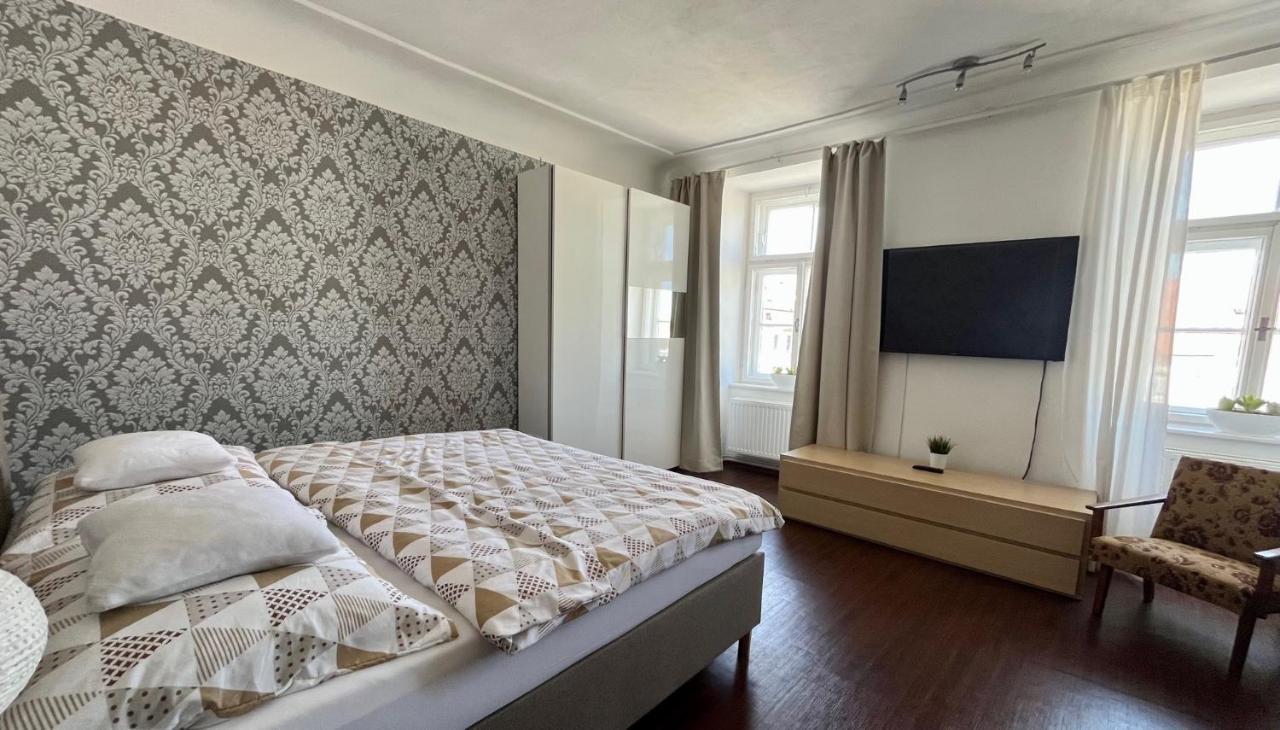 Palac Daun - Studio Apartments Znojmo Extérieur photo