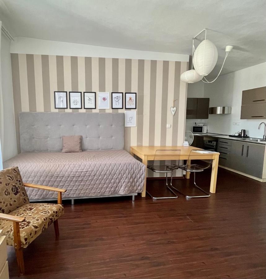 Palac Daun - Studio Apartments Znojmo Extérieur photo
