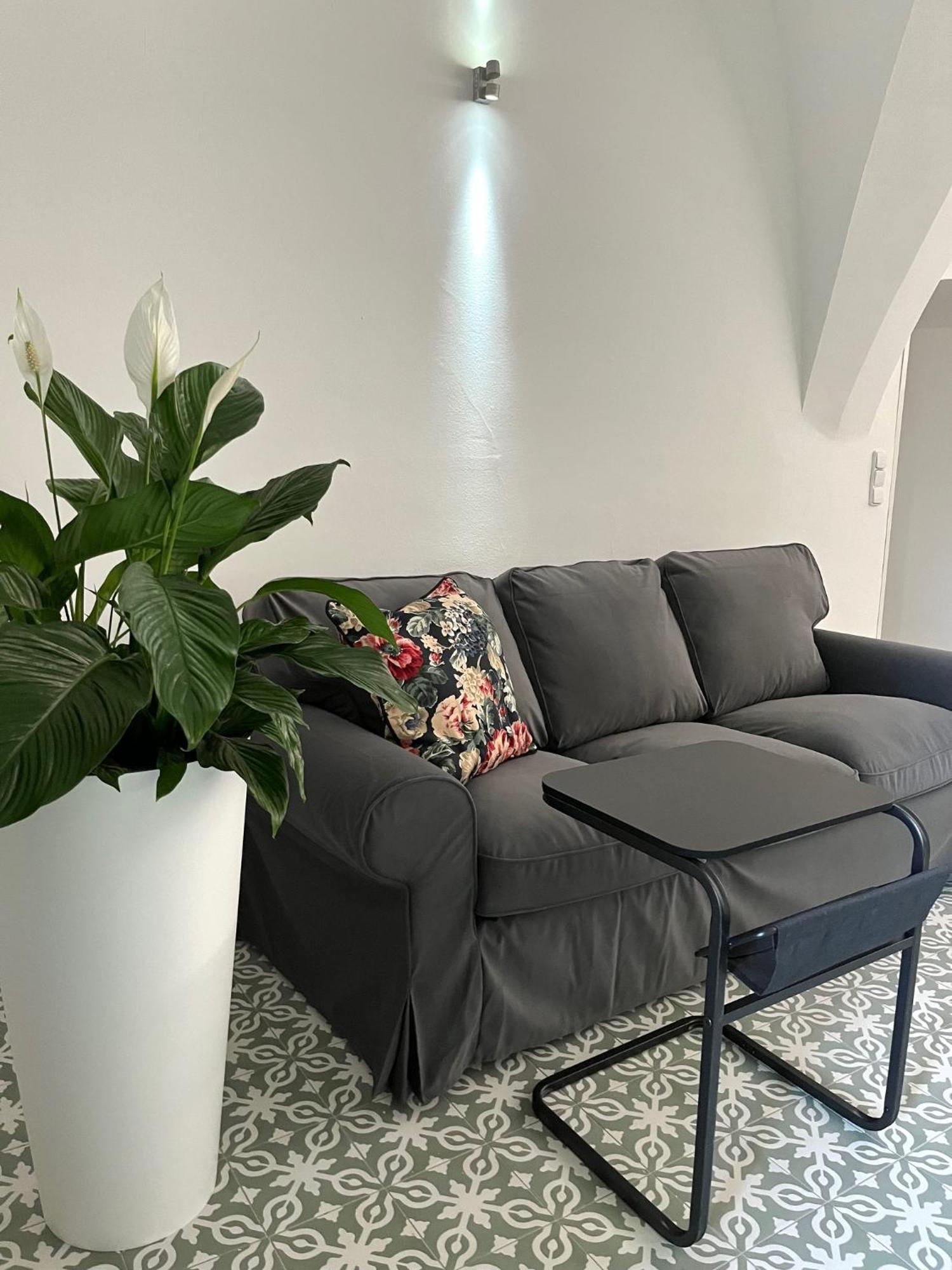 Palac Daun - Studio Apartments Znojmo Extérieur photo