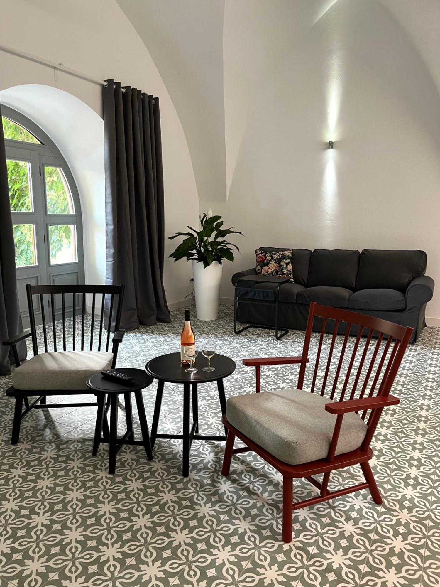 Palac Daun - Studio Apartments Znojmo Extérieur photo